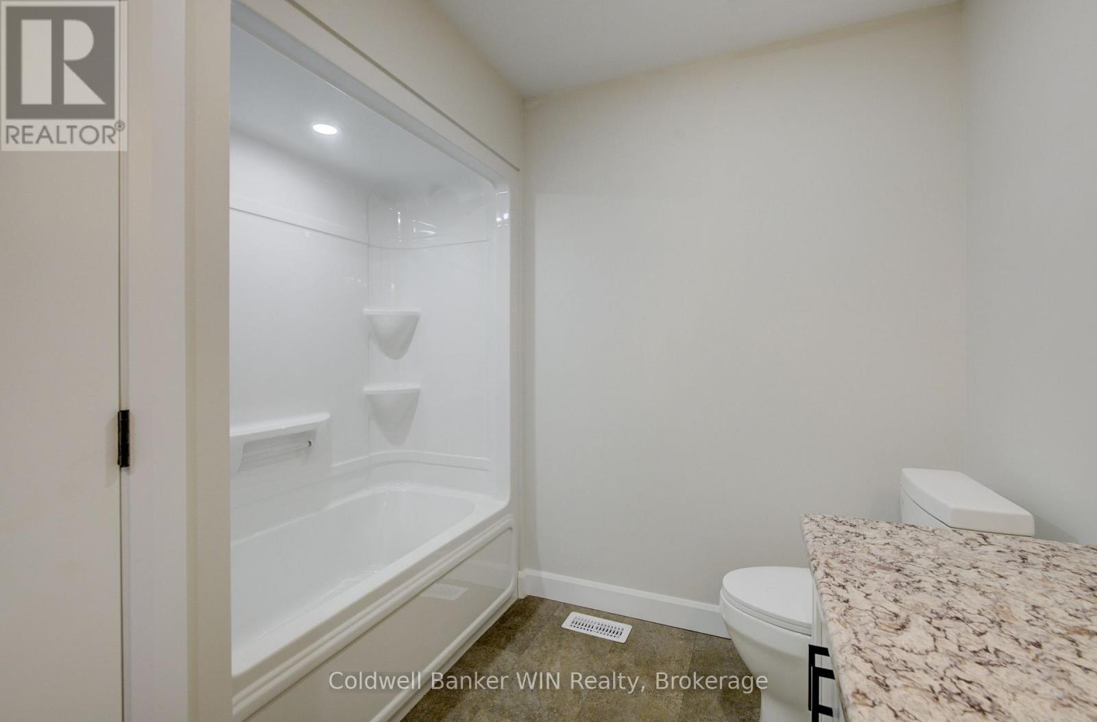 217 ELGIN STREET - 20