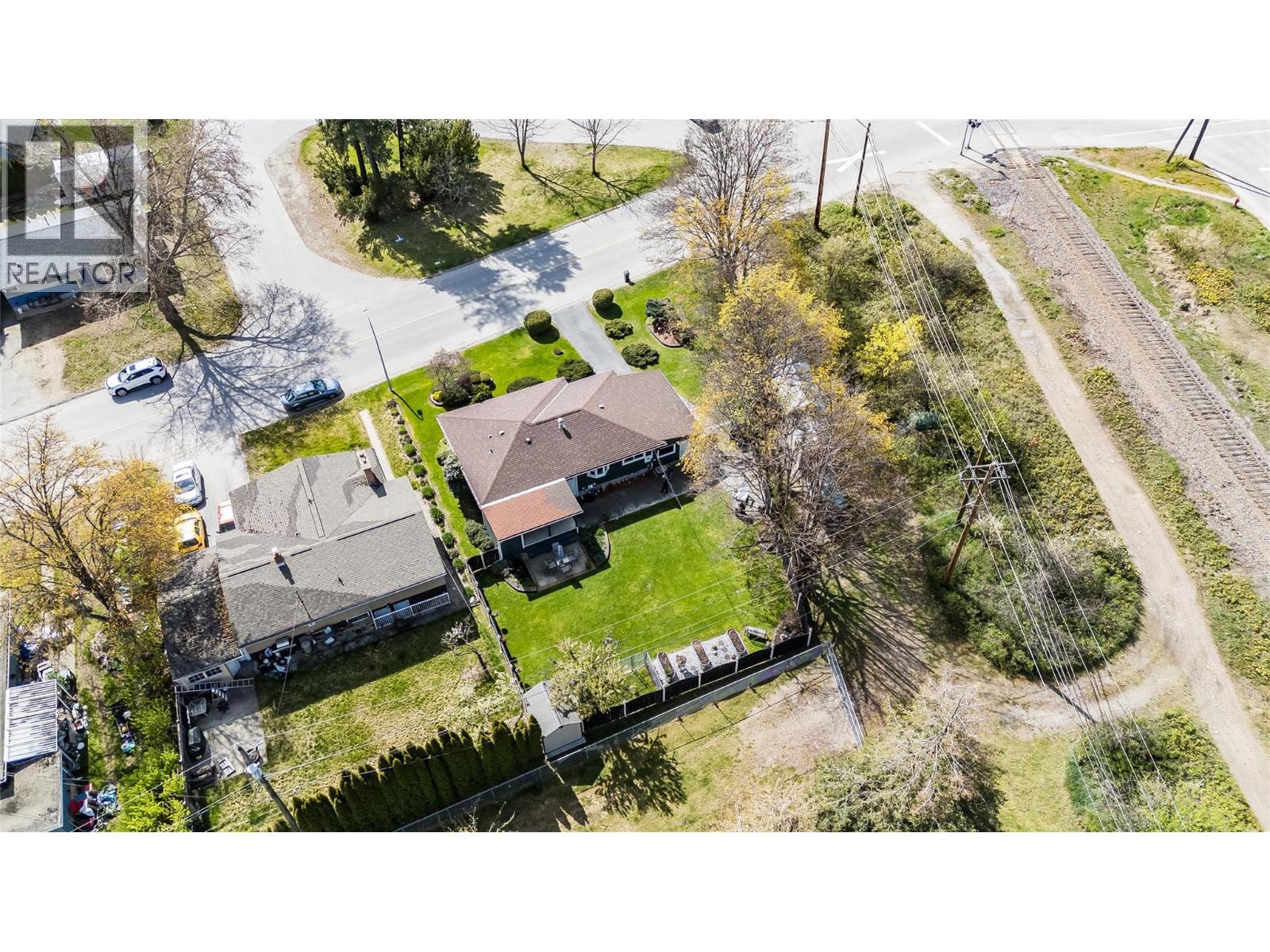 221 Pinewood Drive - 55