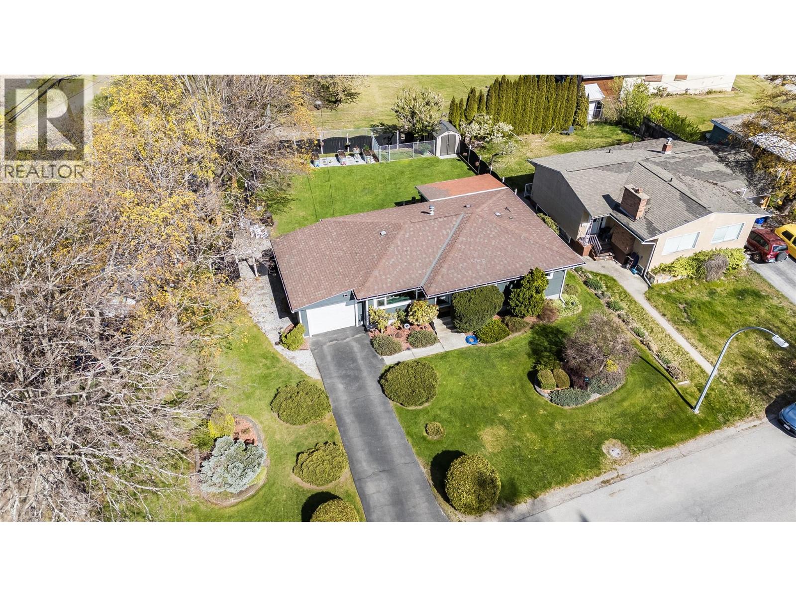 221 Pinewood Drive - 53