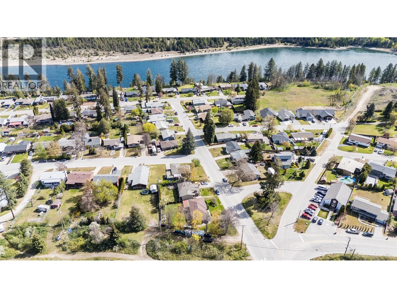 221 Pinewood Drive - 58