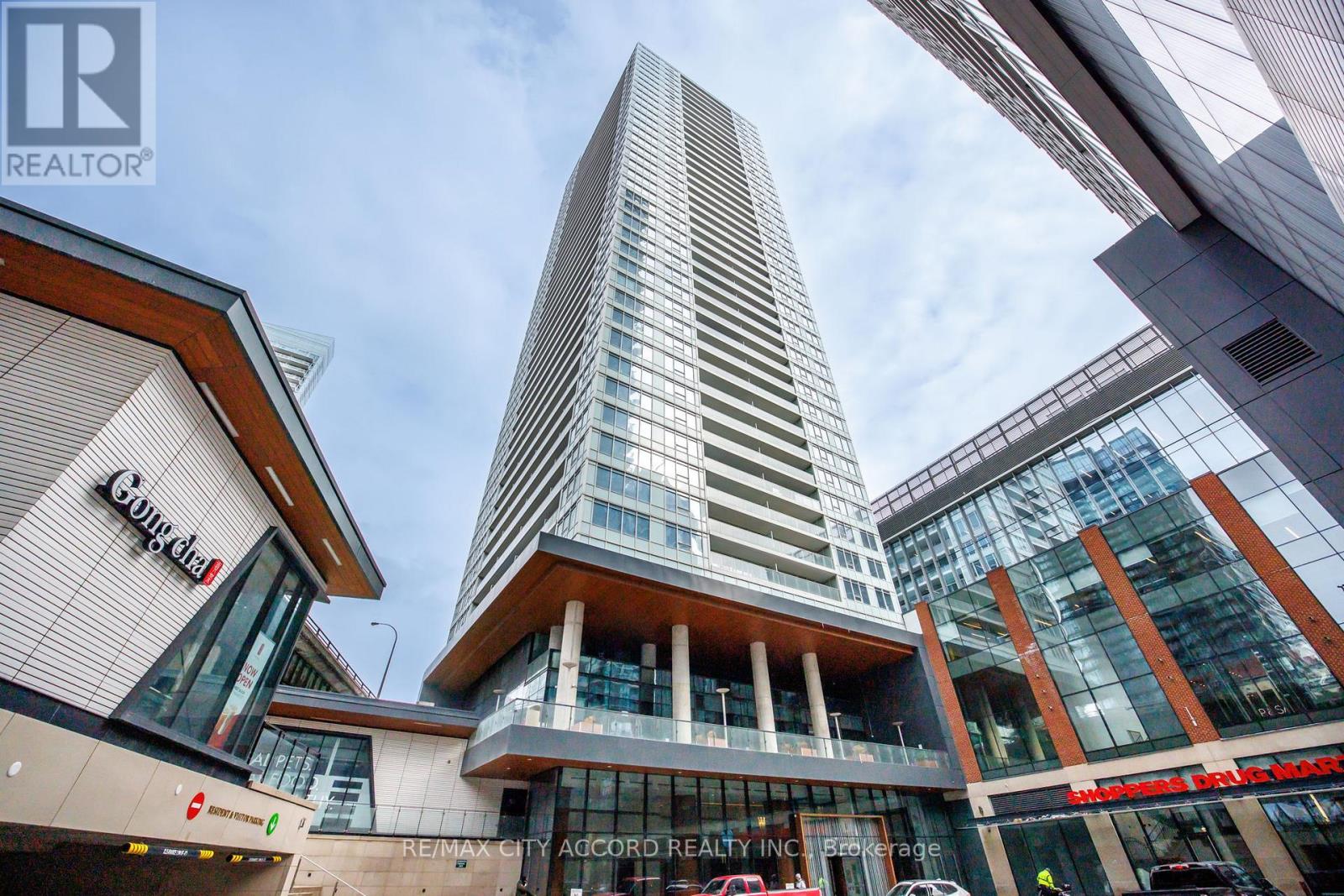 #2015 17 BATHURST STREET - 26