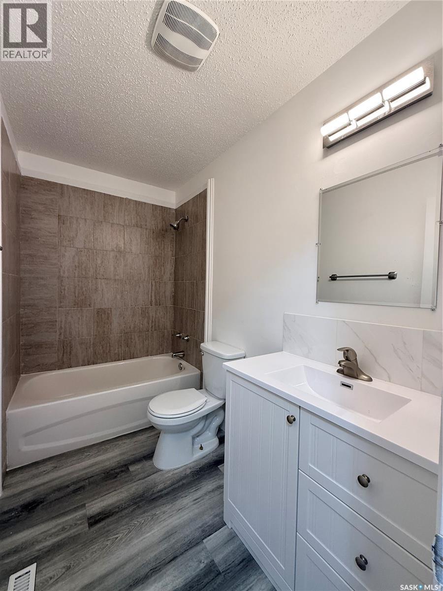 61 Maxwell CRESCENT - 13