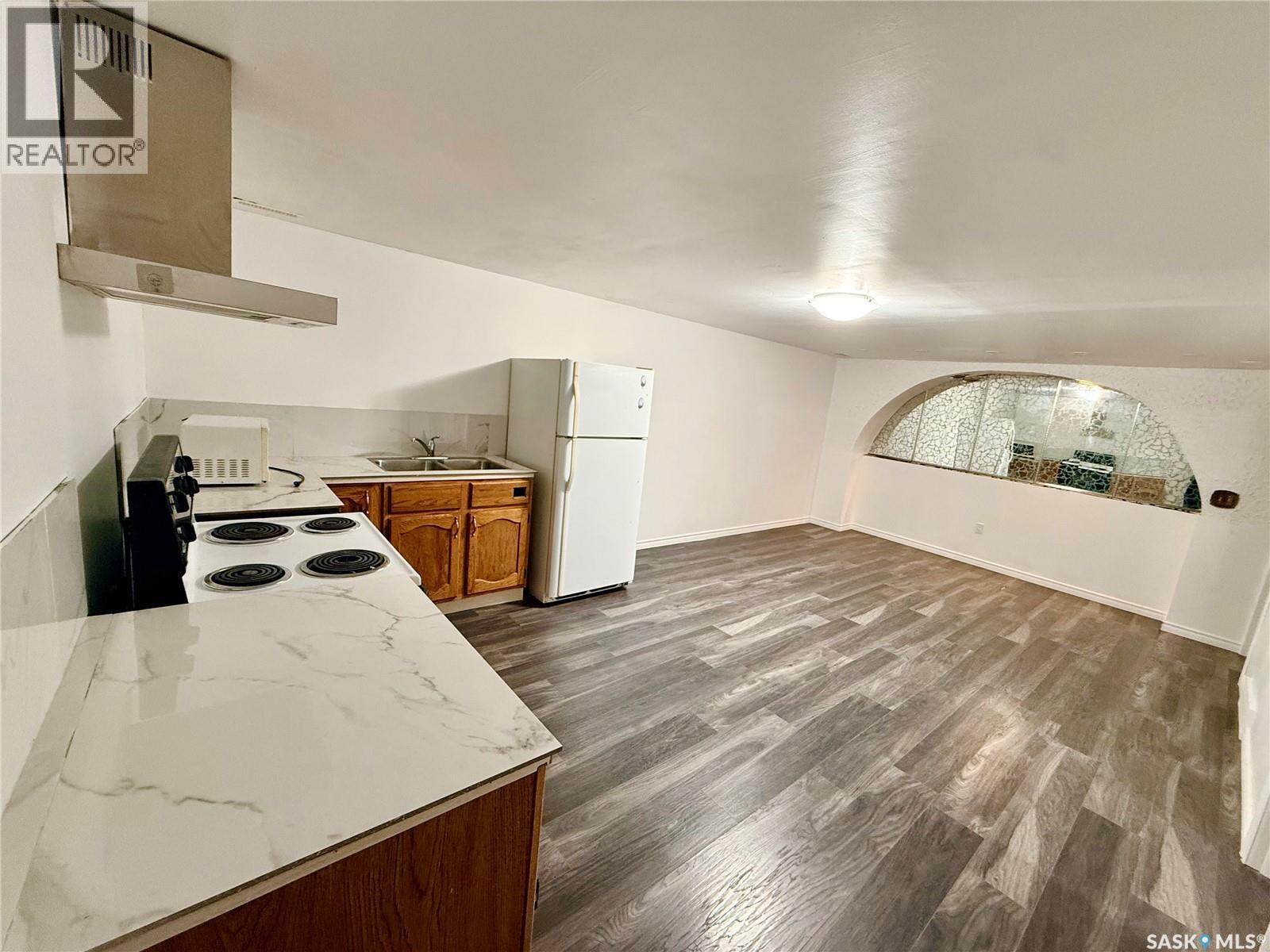 61 Maxwell CRESCENT - 16