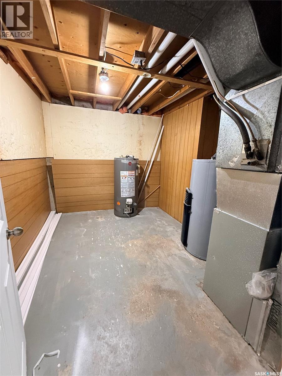 61 Maxwell CRESCENT - 23