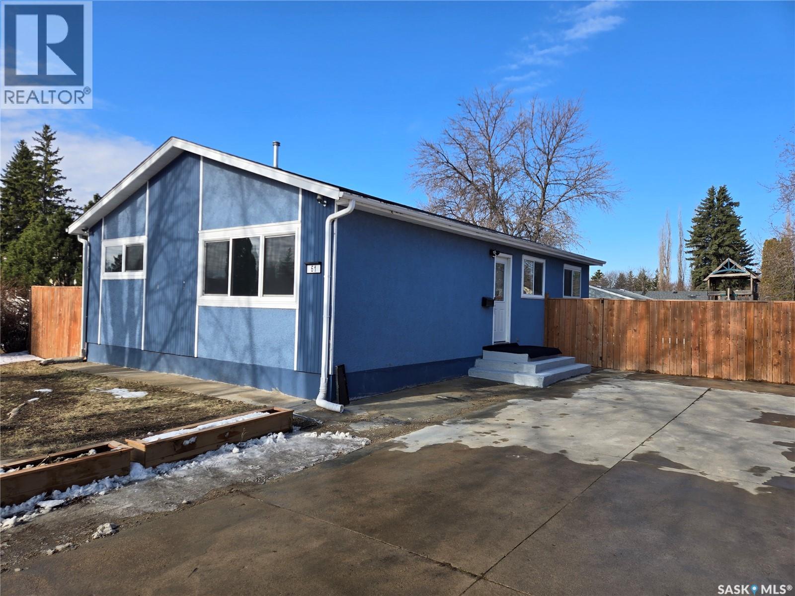 61 Maxwell CRESCENT - 26