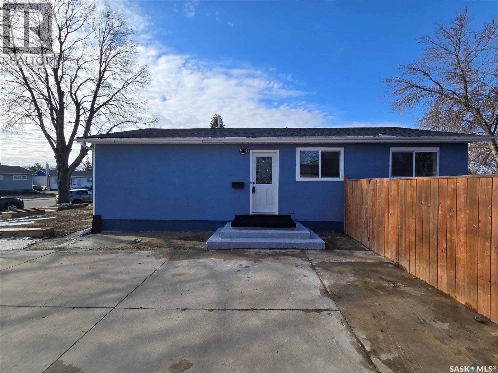 61 Maxwell CRESCENT - 27
