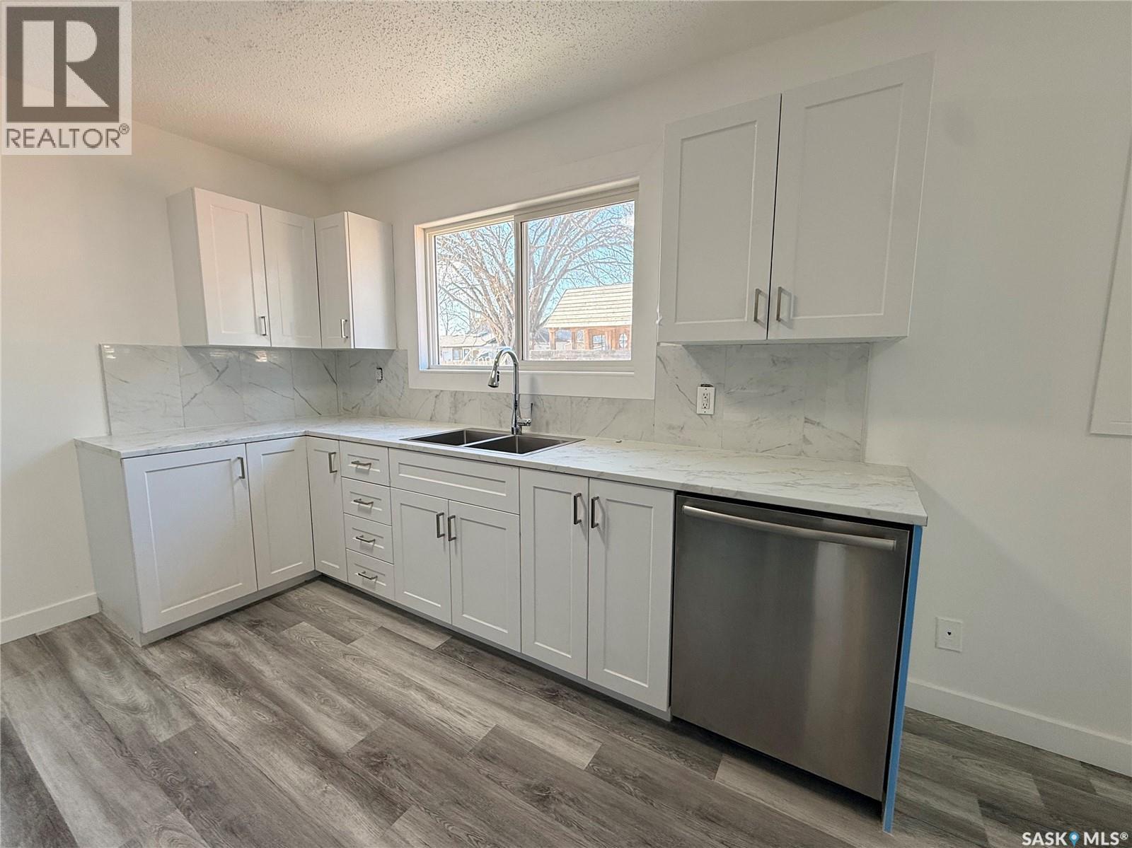 61 Maxwell CRESCENT - 6
