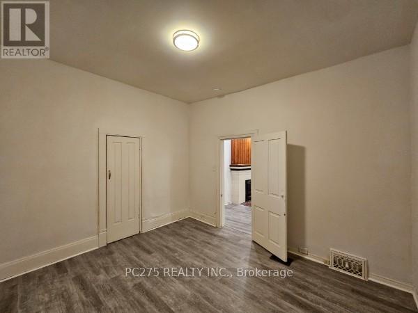 185 BROCK STREET N - 7