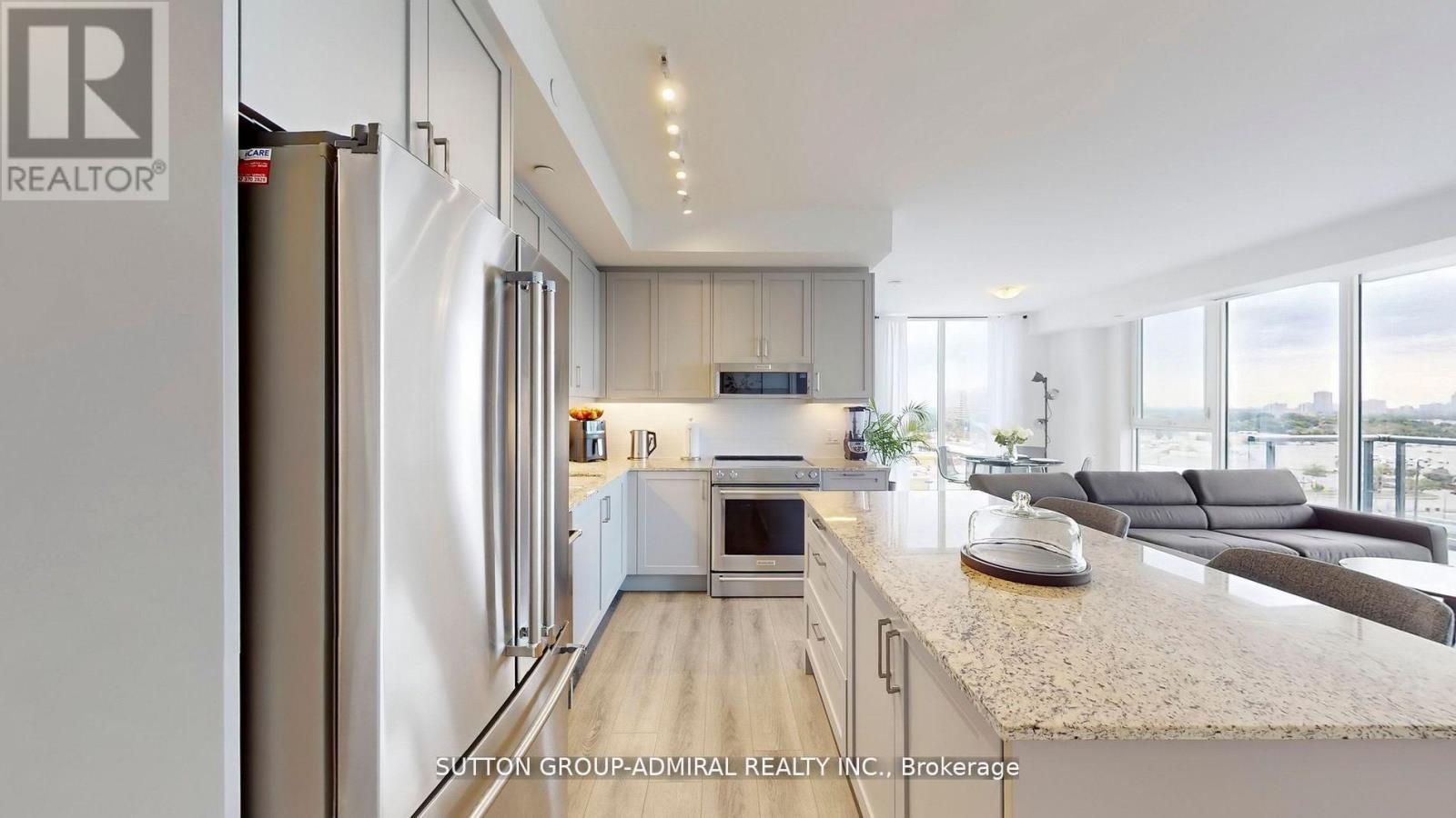 #1103 20 GATINEAU DRIVE - 13