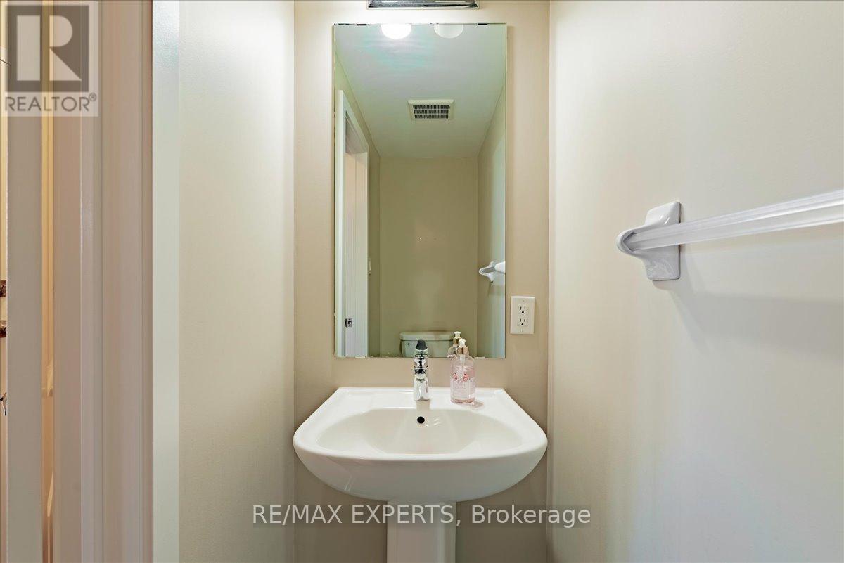 #304 2 LINSMORE PLACE - 19
