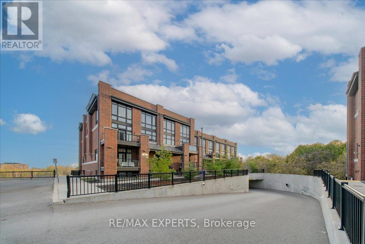 #304 2 LINSMORE PLACE - 3