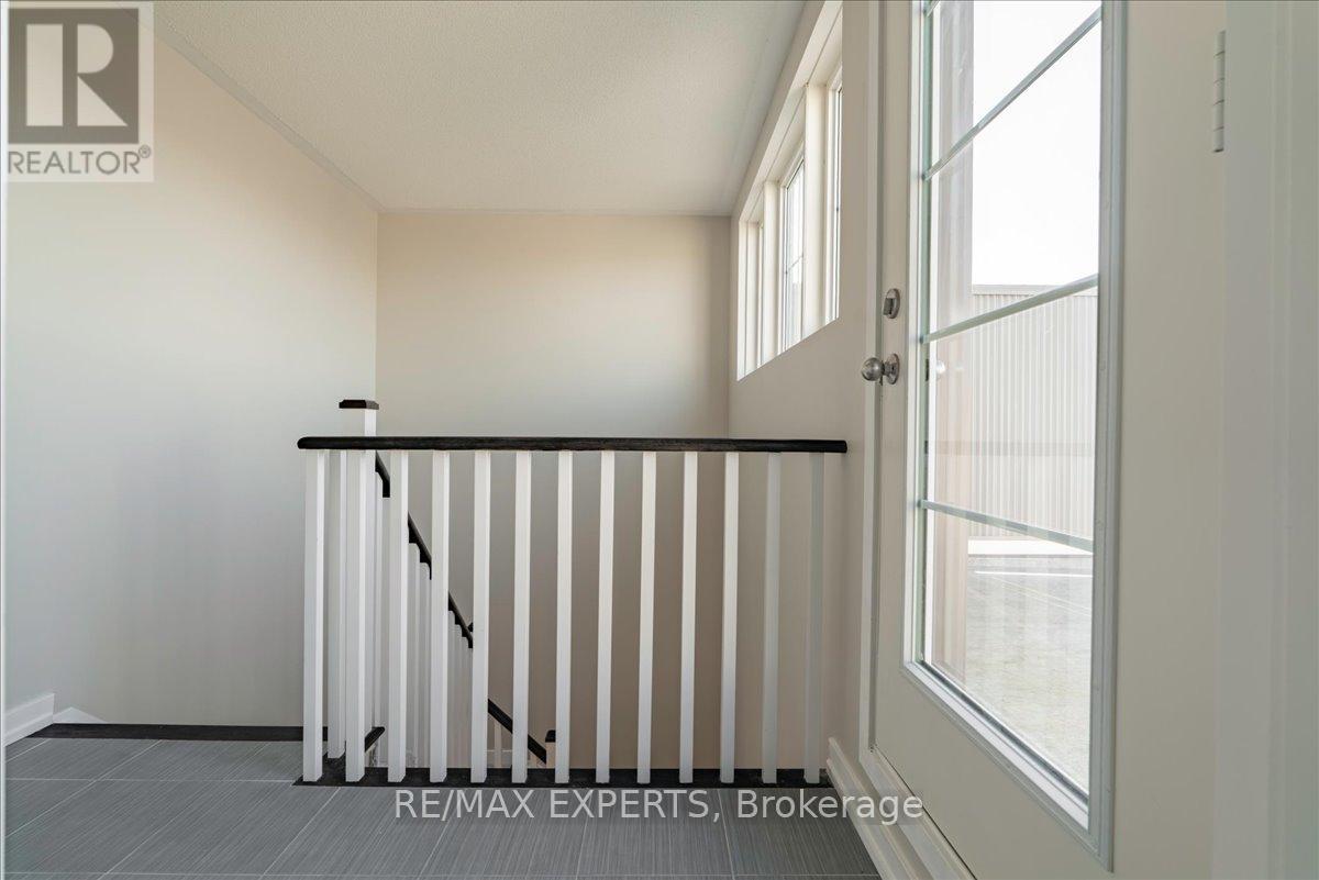 #304 2 LINSMORE PLACE - 33