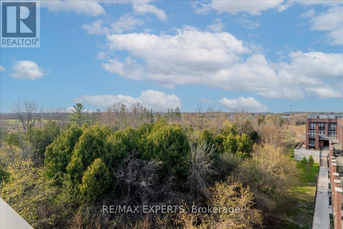 #304 2 LINSMORE PLACE - 38