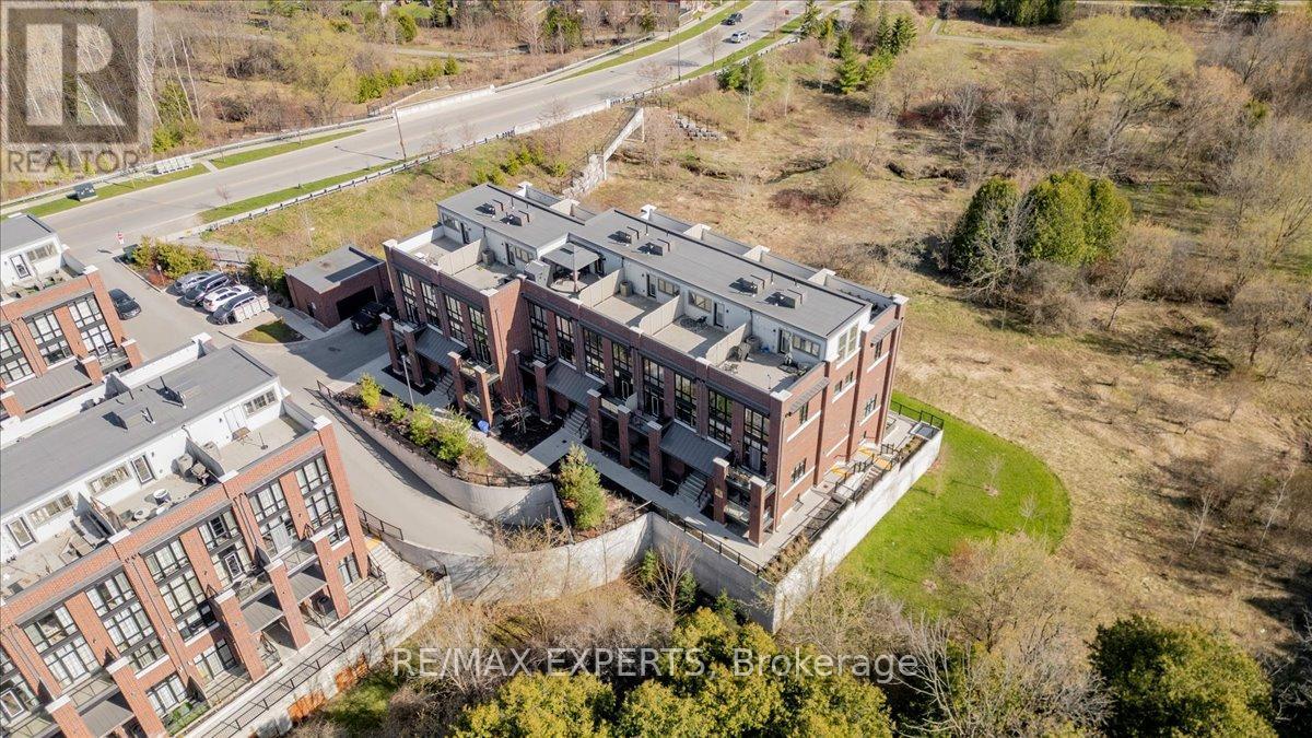 #304 2 LINSMORE PLACE - 40