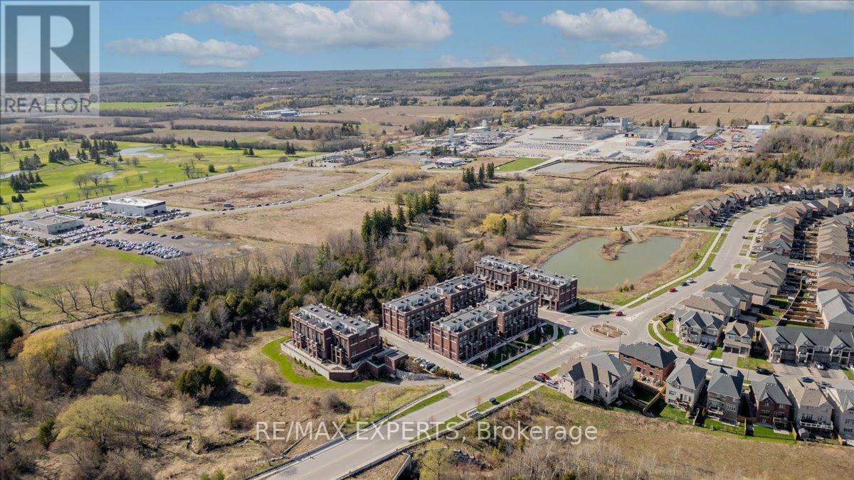 #304 2 LINSMORE PLACE - 44