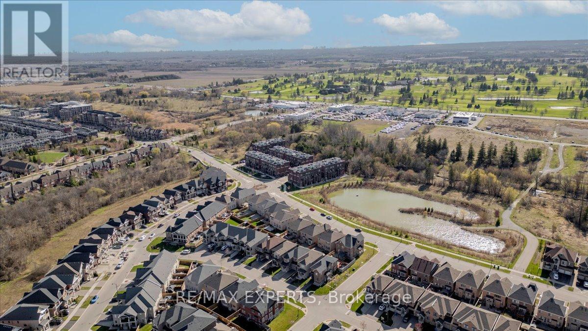 #304 2 LINSMORE PLACE - 45