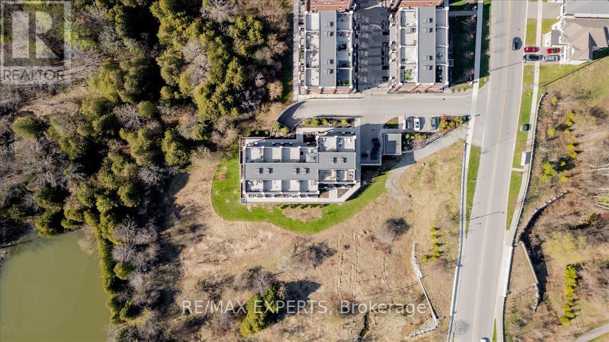 #304 2 LINSMORE PLACE - 48