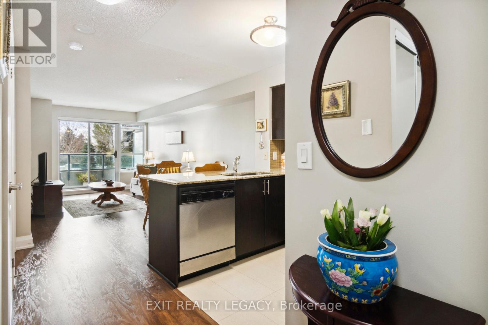 #206 20 NORTH PARK ROAD - 2