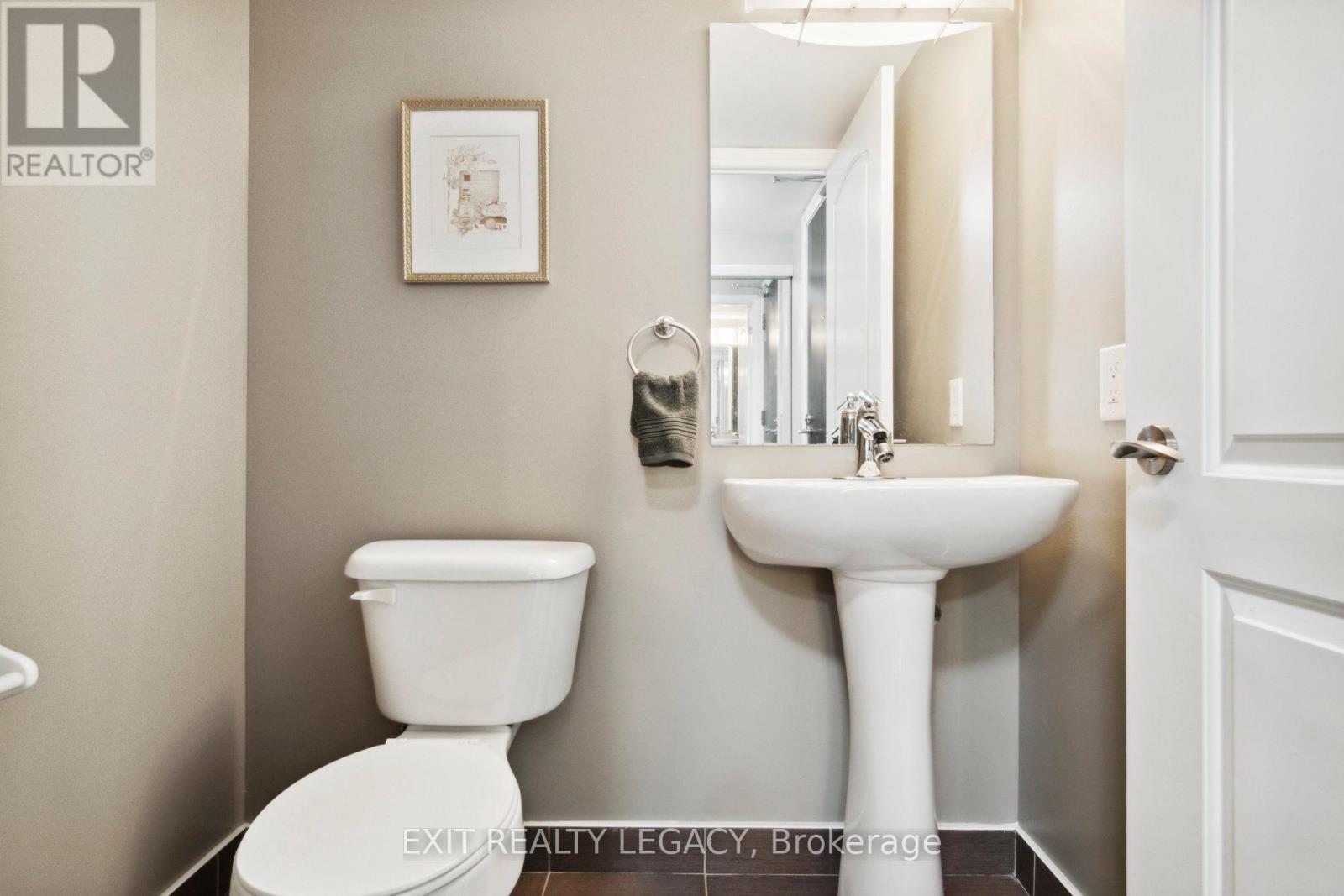 #206 20 NORTH PARK ROAD - 27