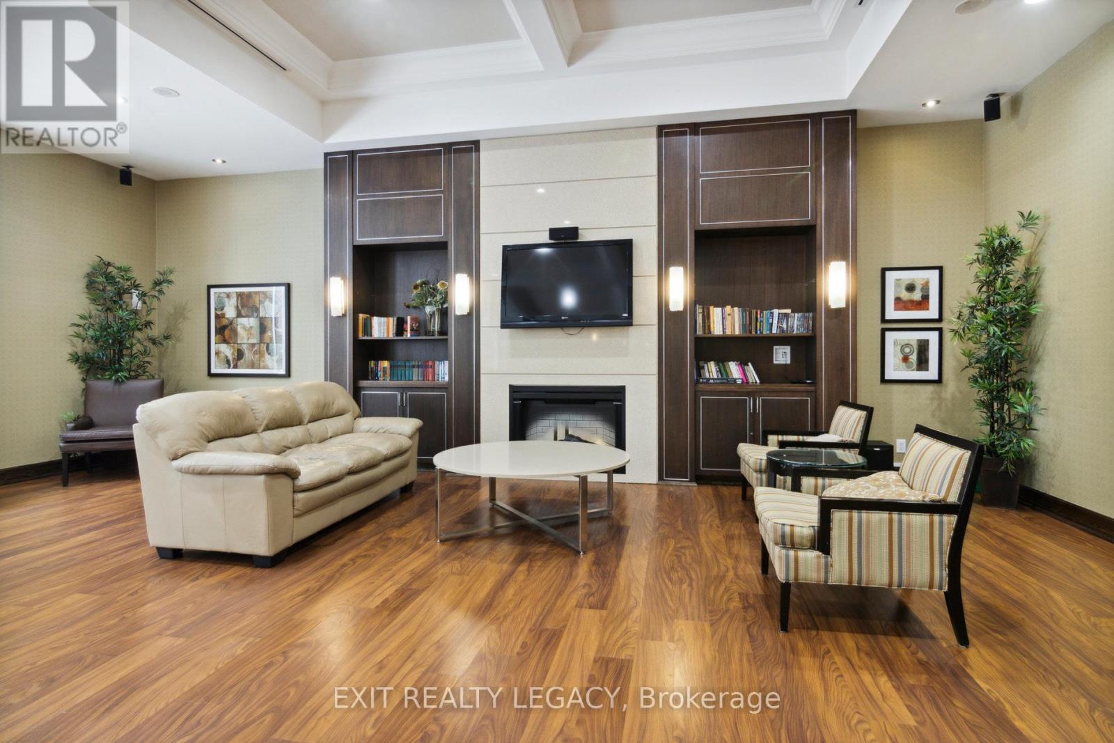 #206 20 NORTH PARK ROAD - 35