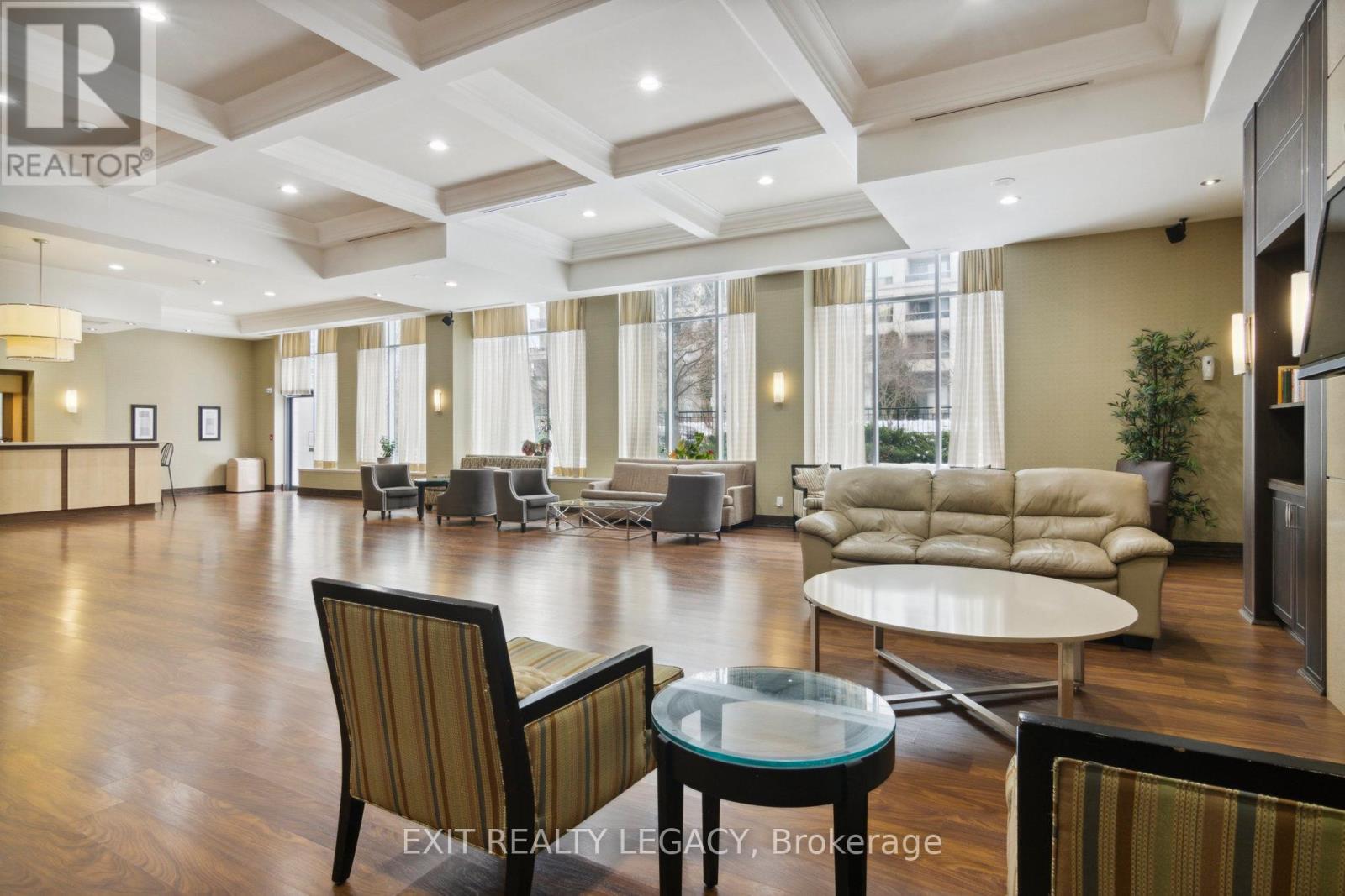 #206 20 NORTH PARK ROAD - 36