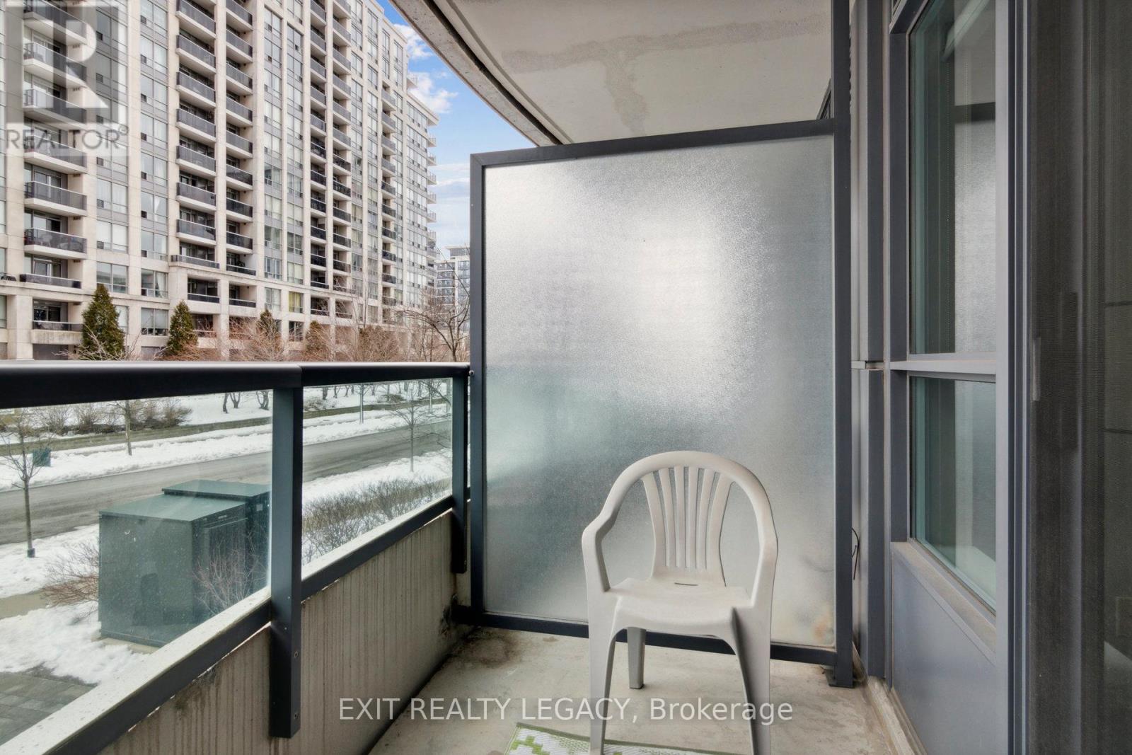 #206 20 NORTH PARK ROAD - 37