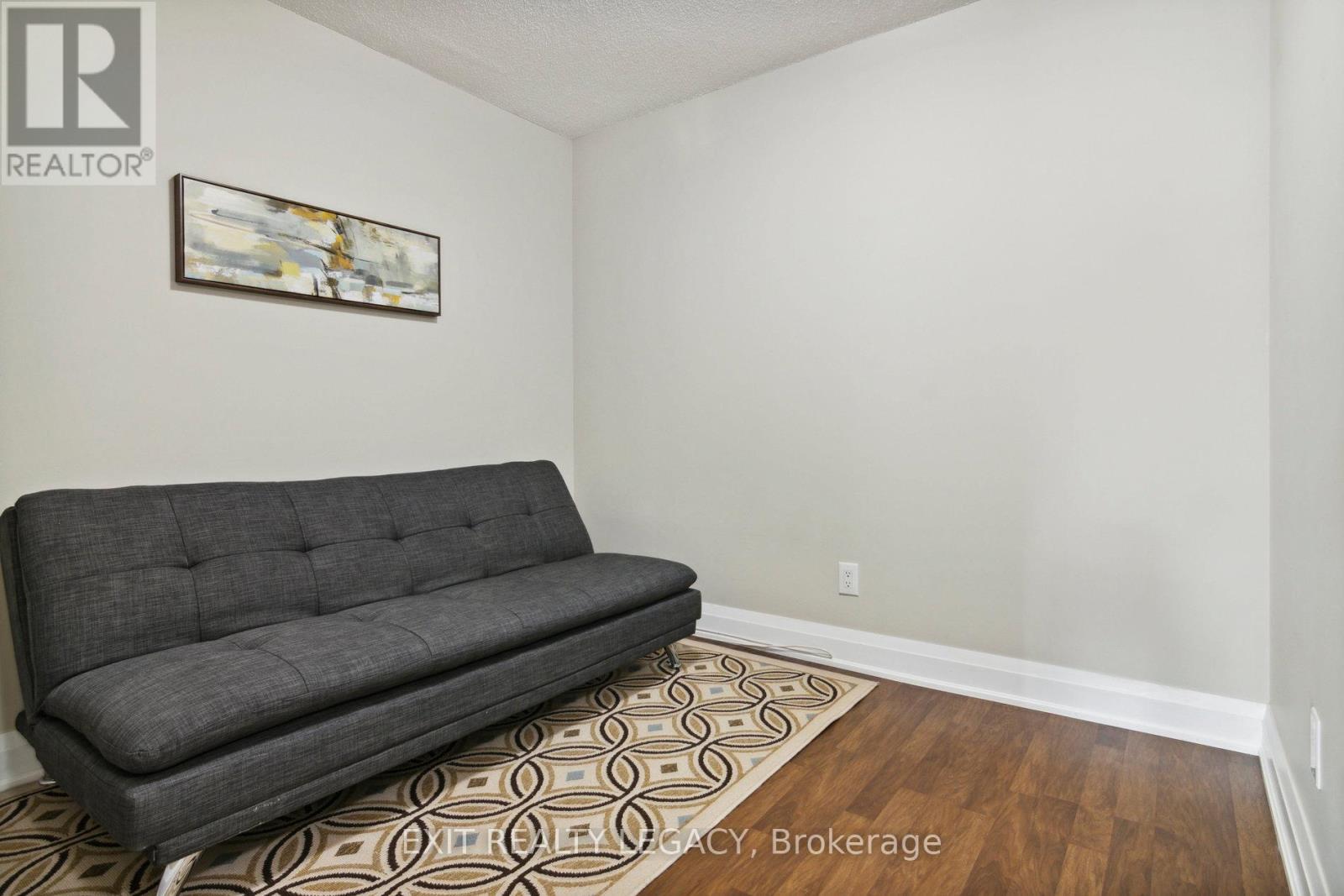 #206 20 NORTH PARK ROAD - 4