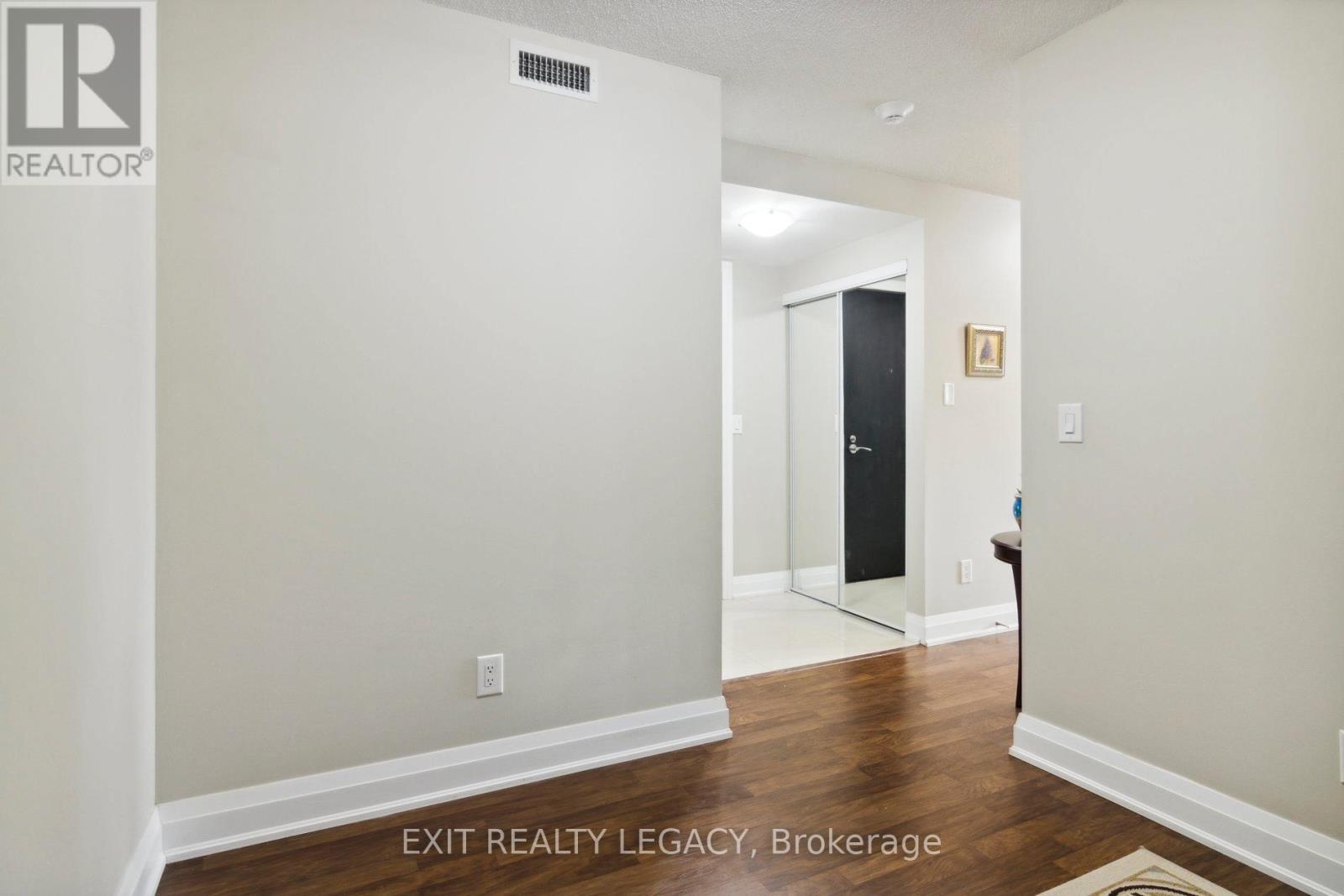 #206 20 NORTH PARK ROAD - 5
