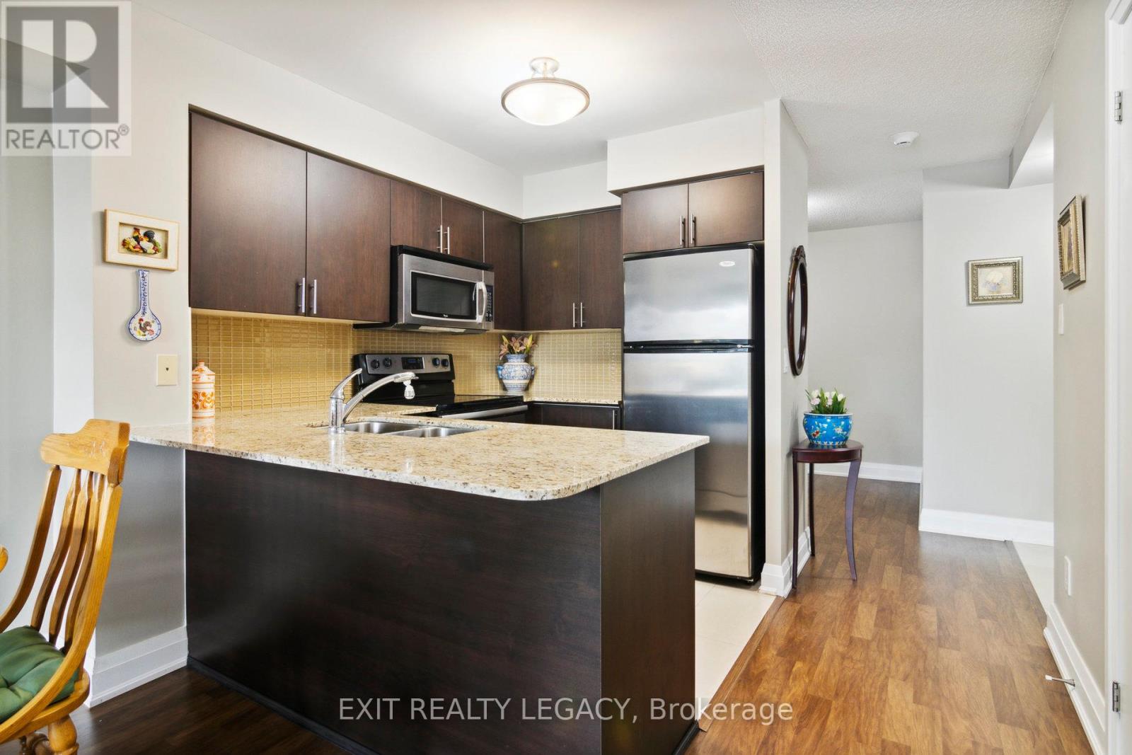 #206 20 NORTH PARK ROAD - 8