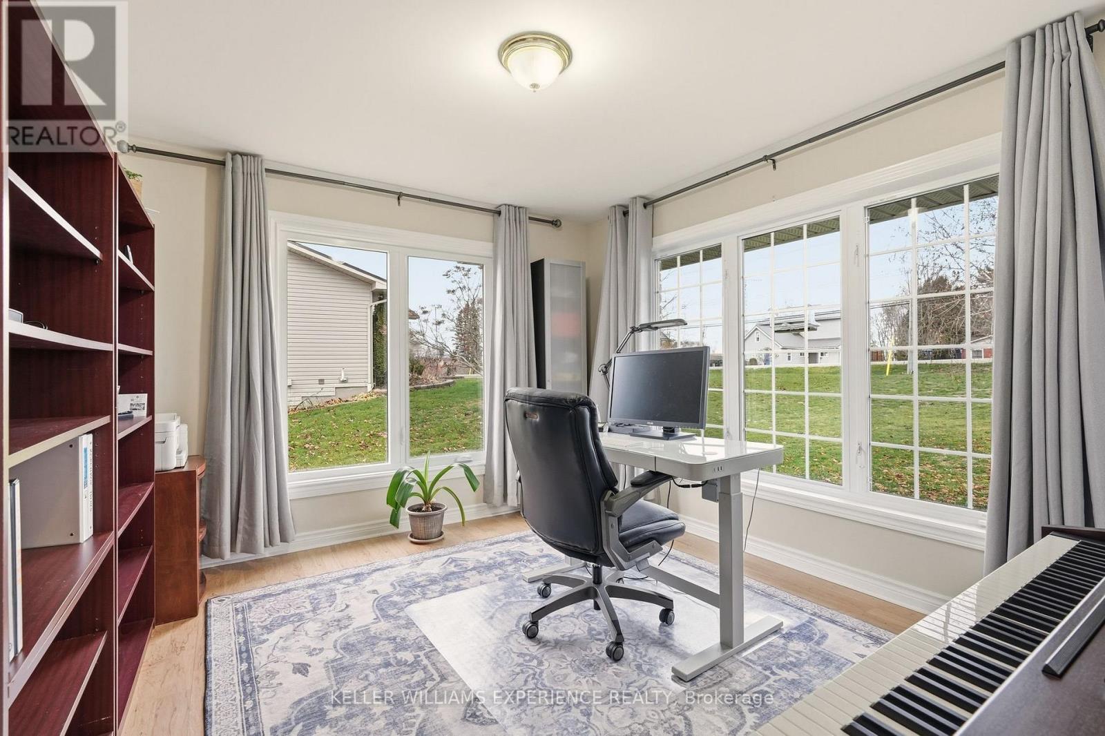 Bright Home Office or Additional Bedroom