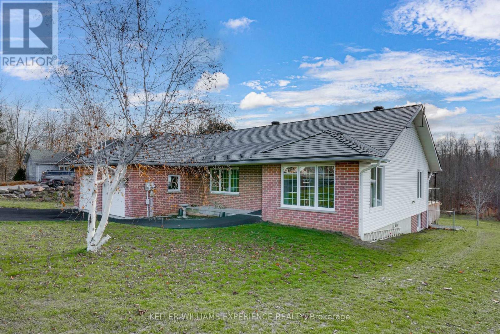 107 SIMCOE ROAD - photo 4