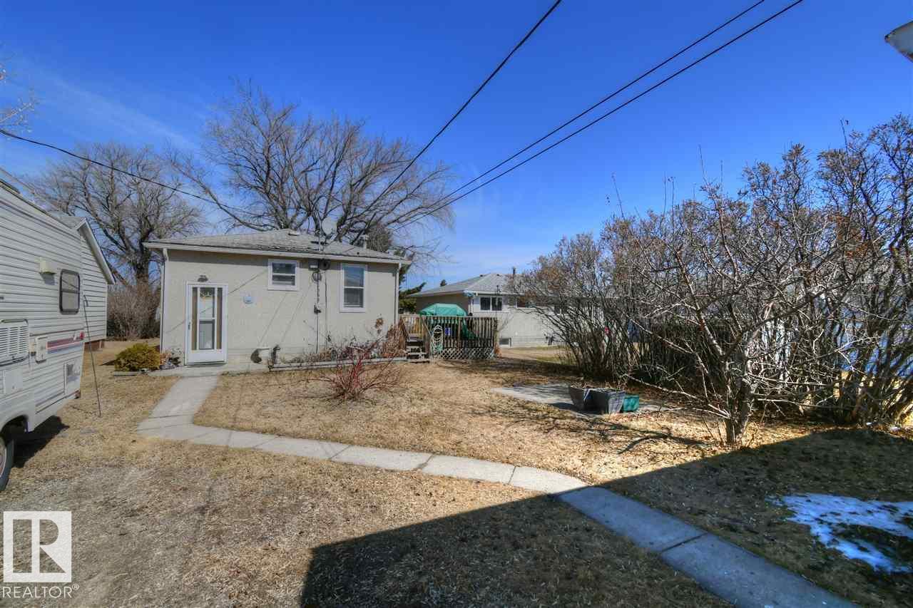 5209 52 AV - photo 4