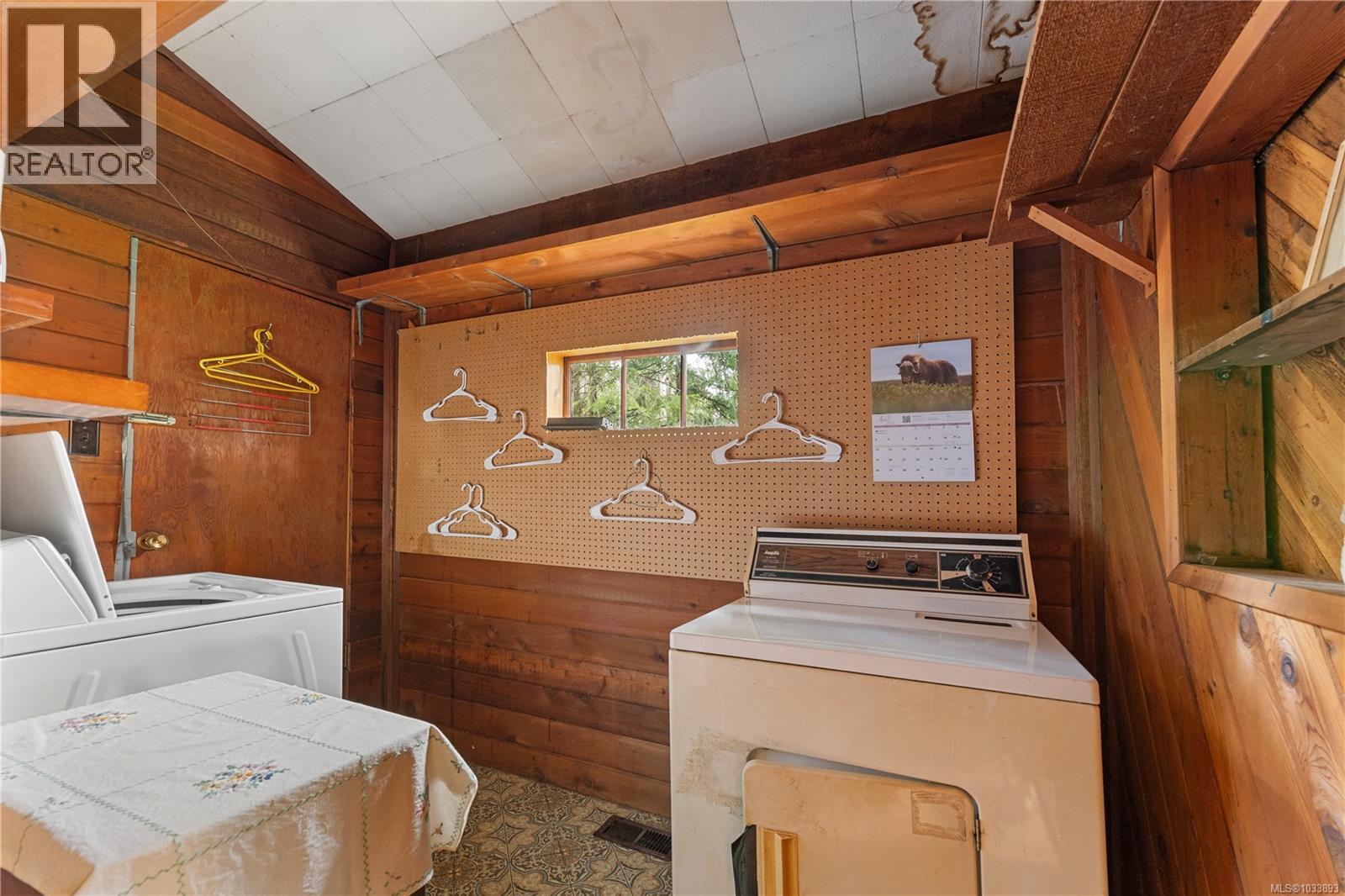 1270 North Rd - 19