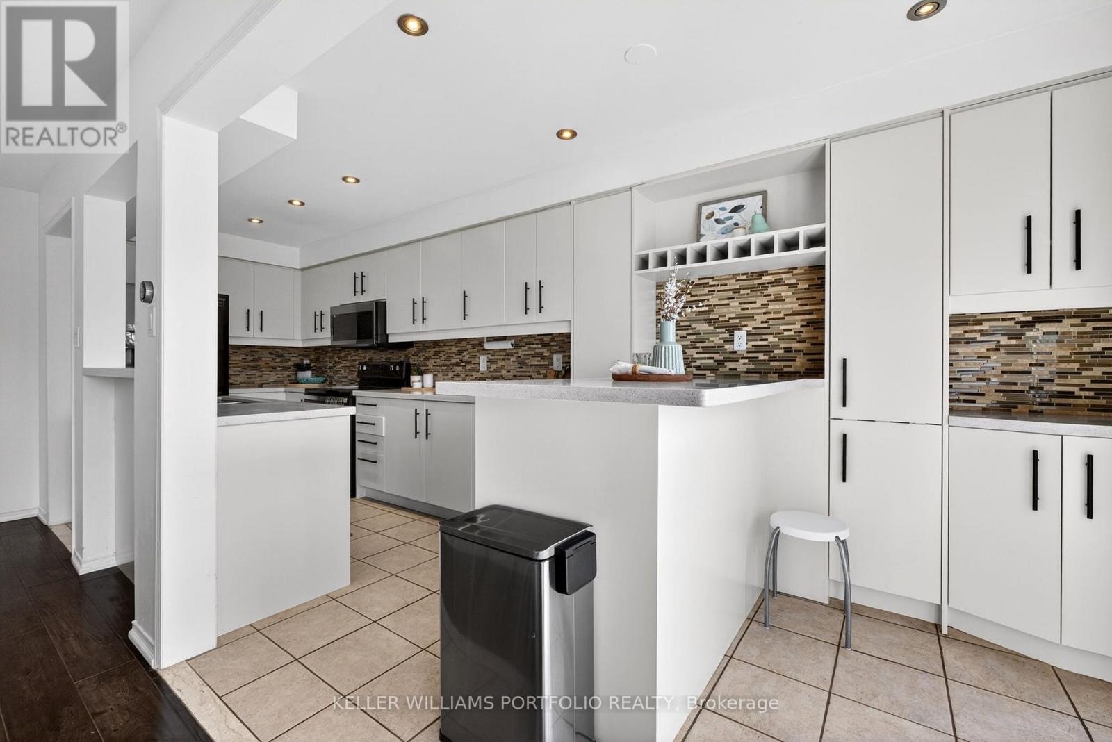 #25 1575 SOUTH PARADE COURT - 10