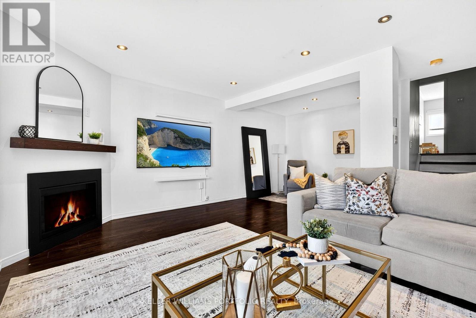 #25 1575 SOUTH PARADE COURT - 17