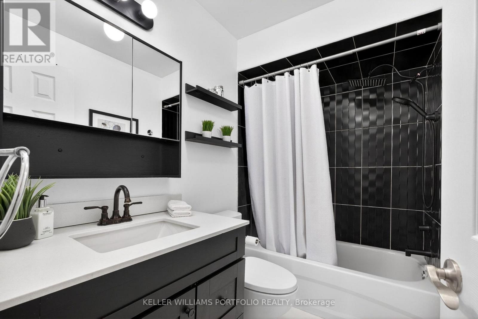 #25 1575 SOUTH PARADE COURT - 25