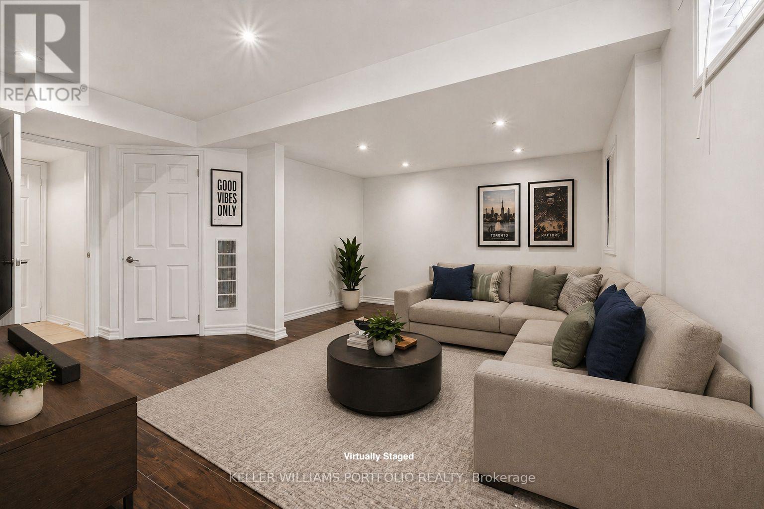#25 1575 SOUTH PARADE COURT - 32