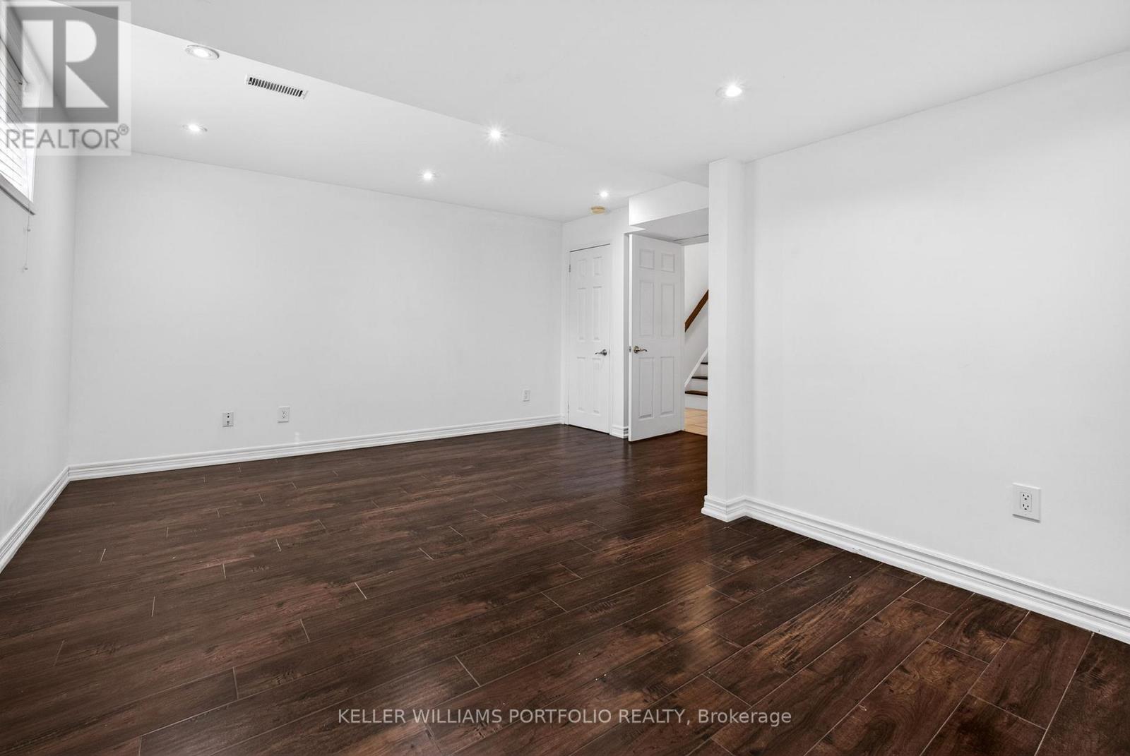 #25 1575 SOUTH PARADE COURT - 33