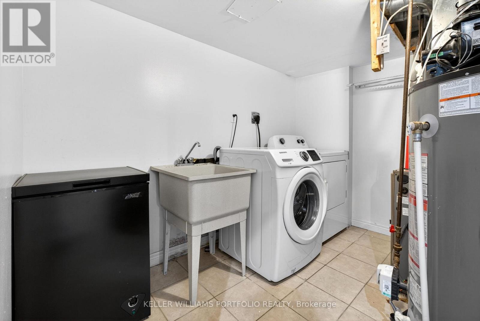 #25 1575 SOUTH PARADE COURT - 34