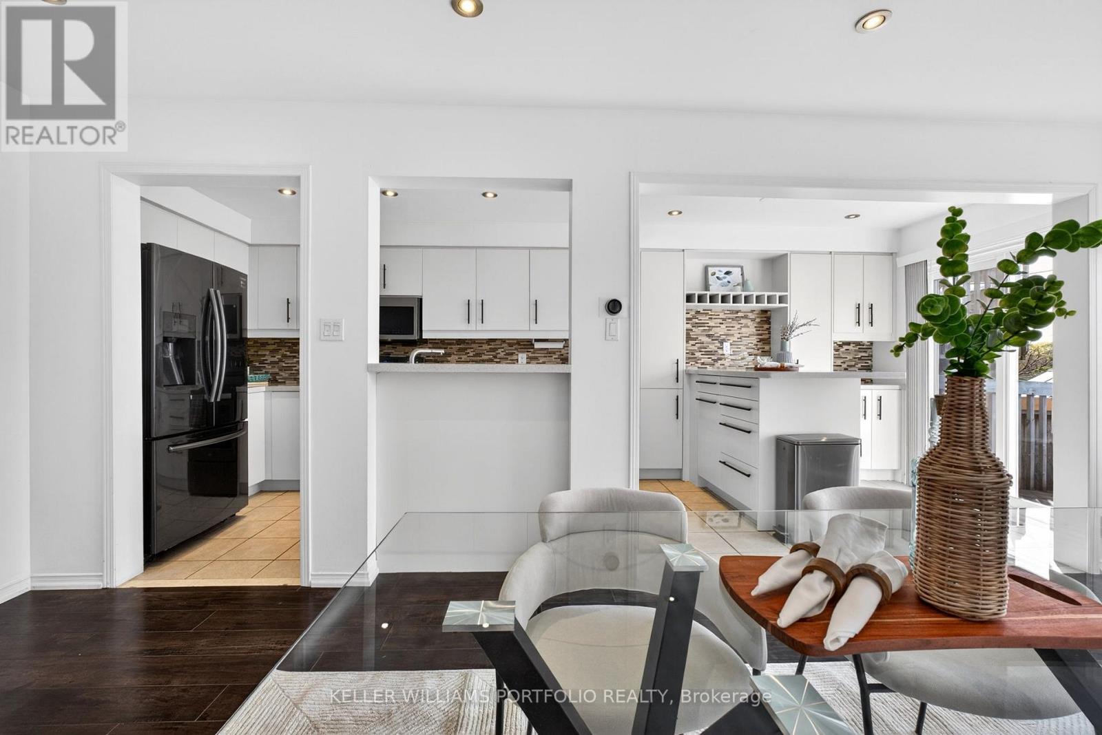 #25 1575 SOUTH PARADE COURT - 9