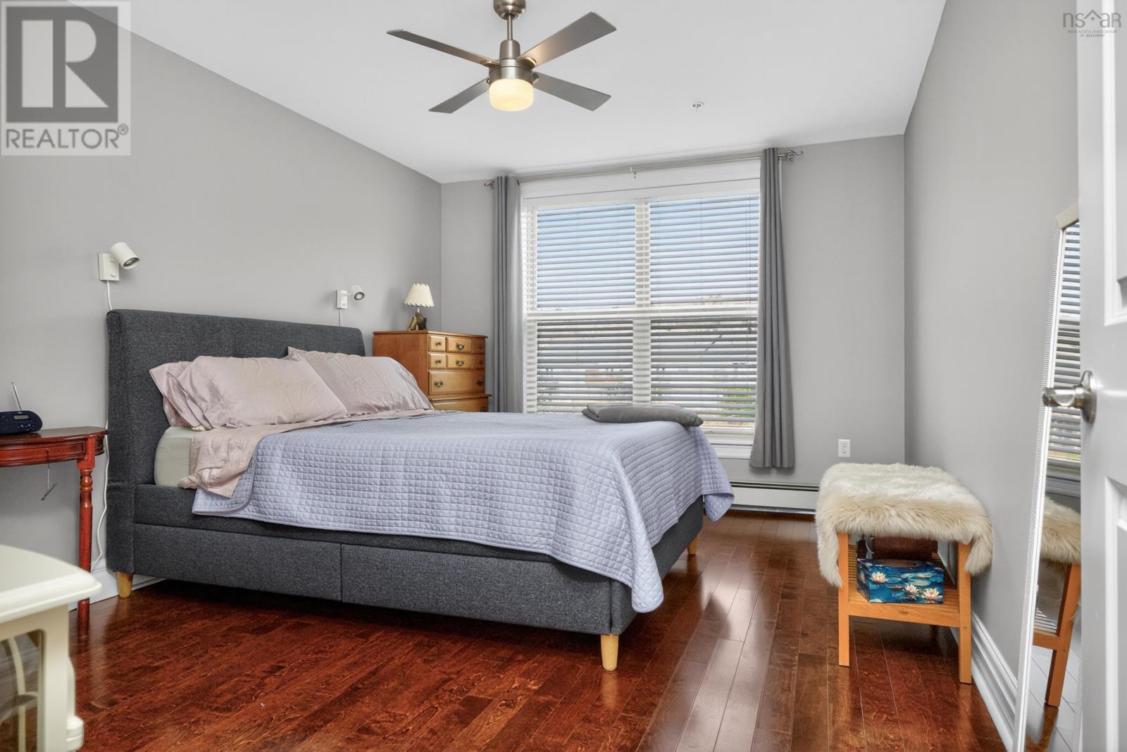 Property 18 of 33 of 301 89 Pebblecreek Crescent