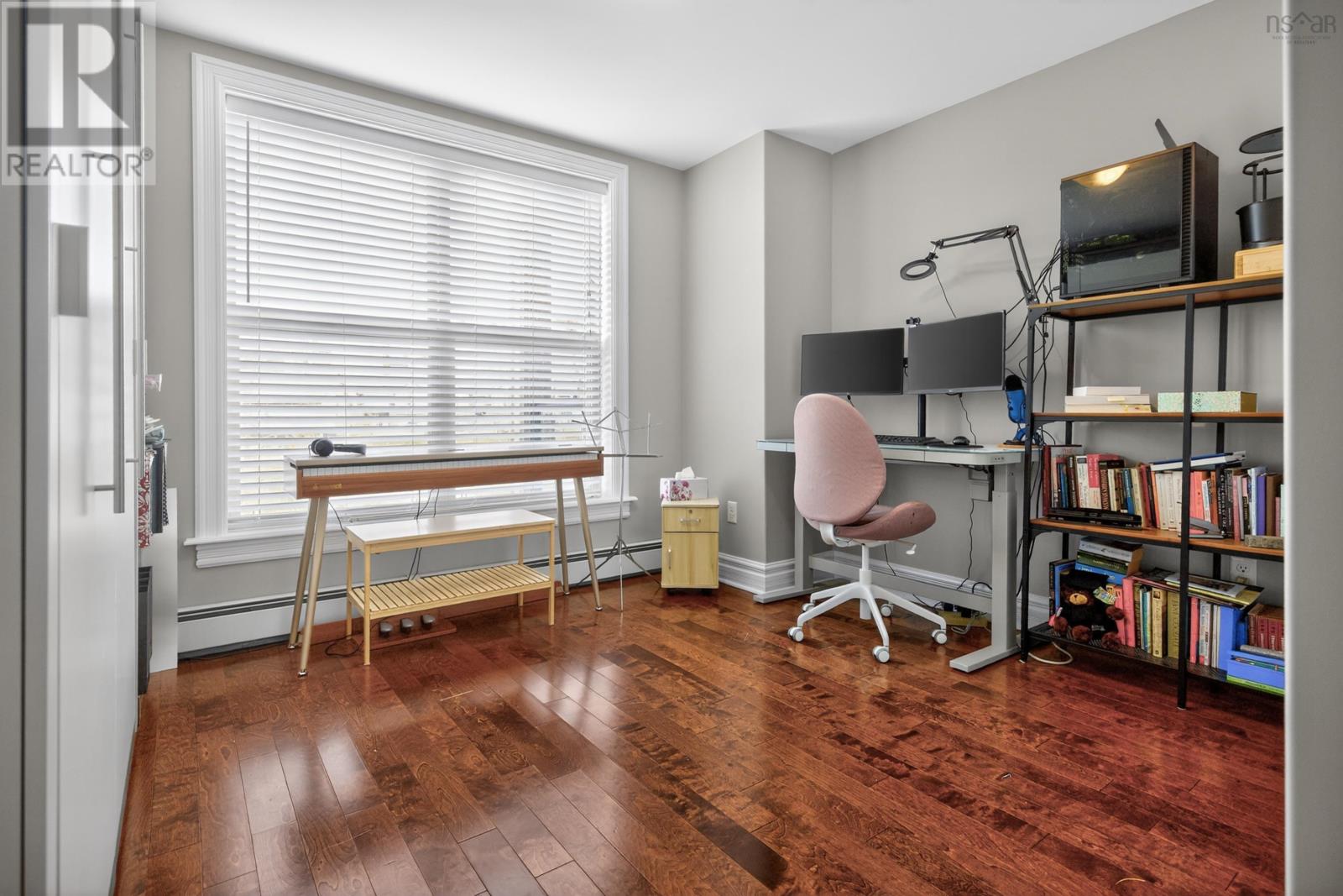 Property 20 of 33 of 301 89 Pebblecreek Crescent