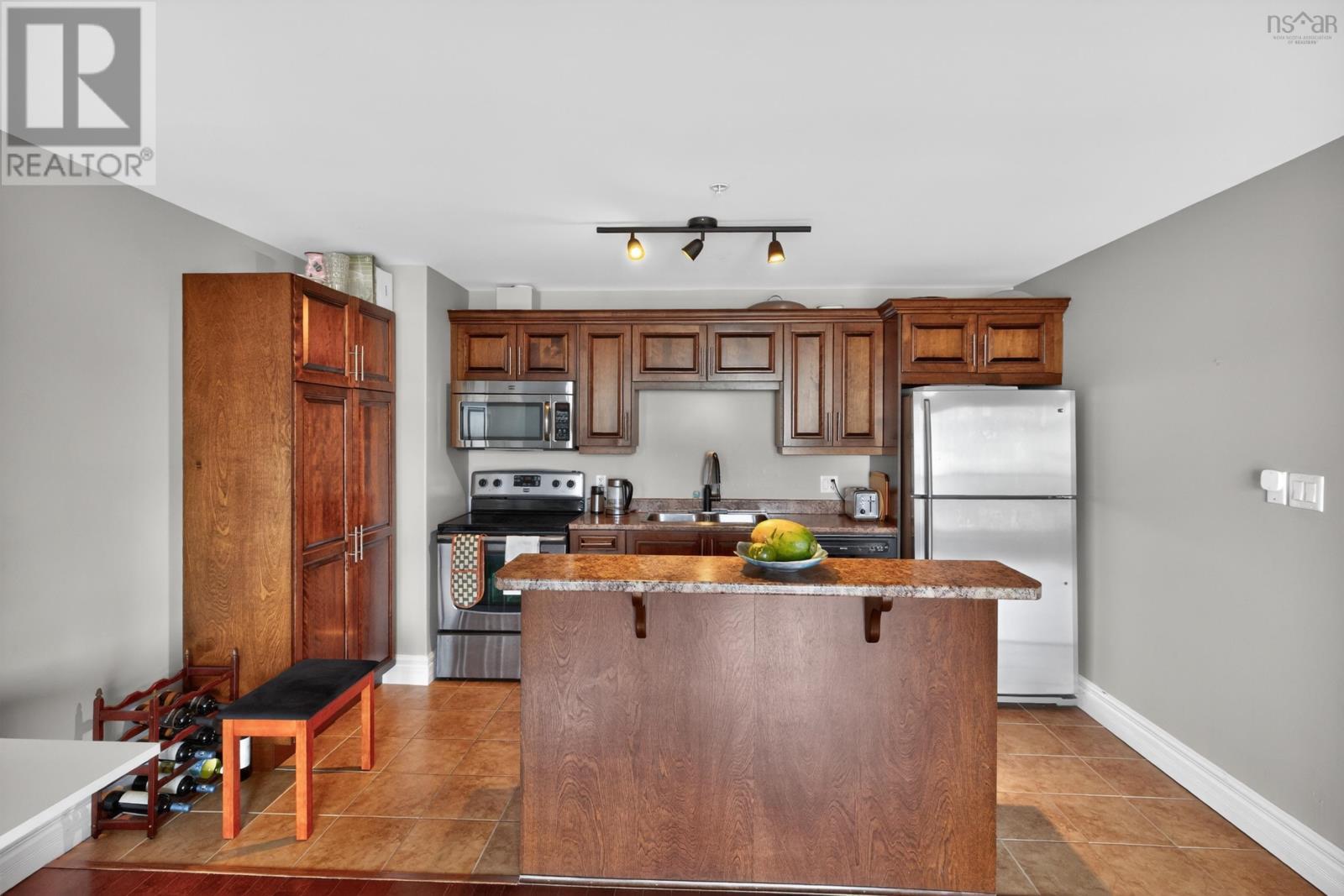 Property 15 of 33 of 301 89 Pebblecreek Crescent