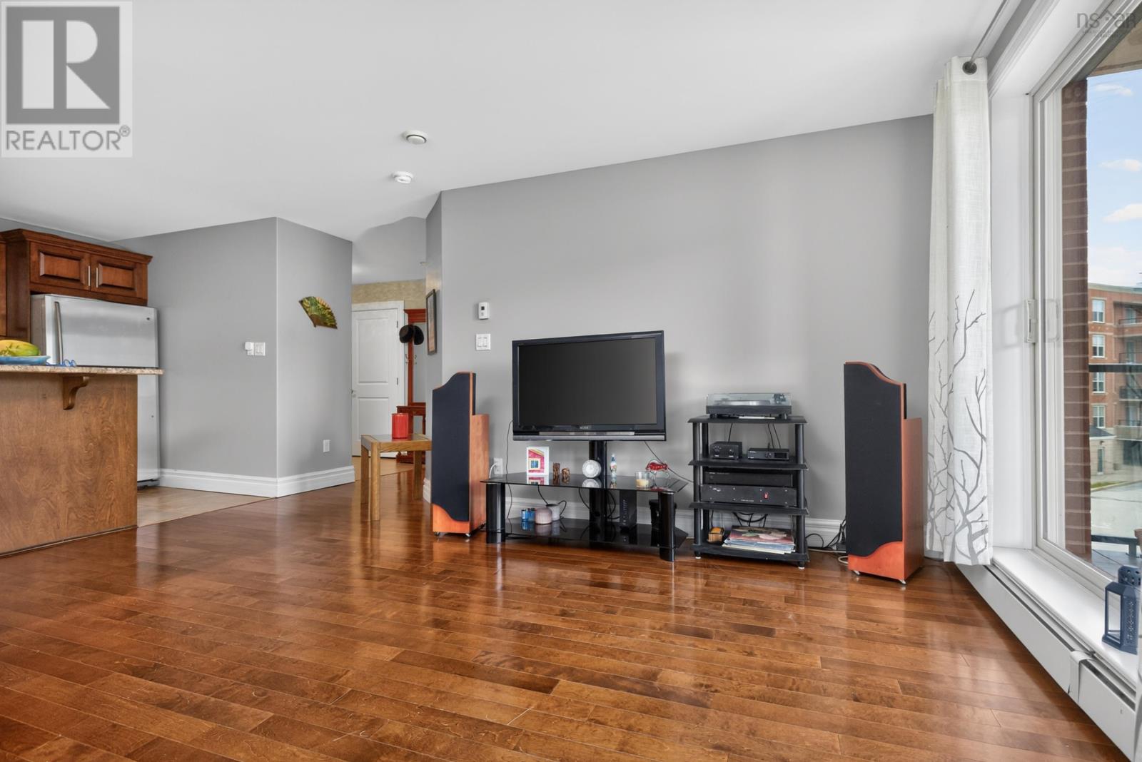 Property 11 of 33 of 301 89 Pebblecreek Crescent