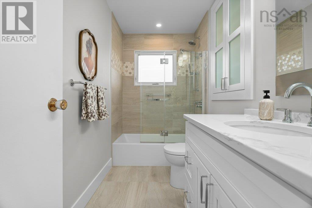 Property 26 of 48 of 120 Flying Cloud Drive