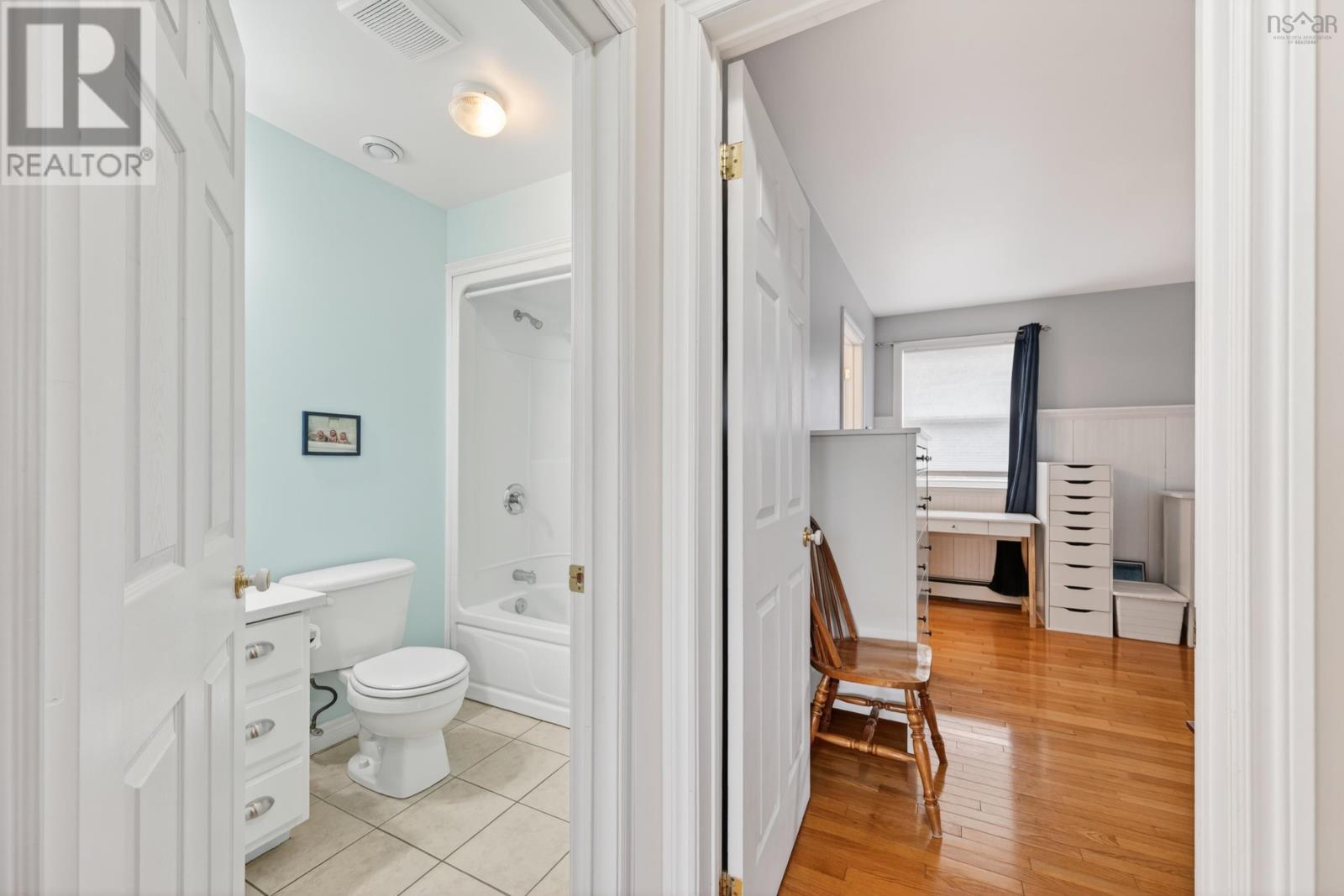 Property 24 of 49 of 10 Amberwood Crescent Crescent