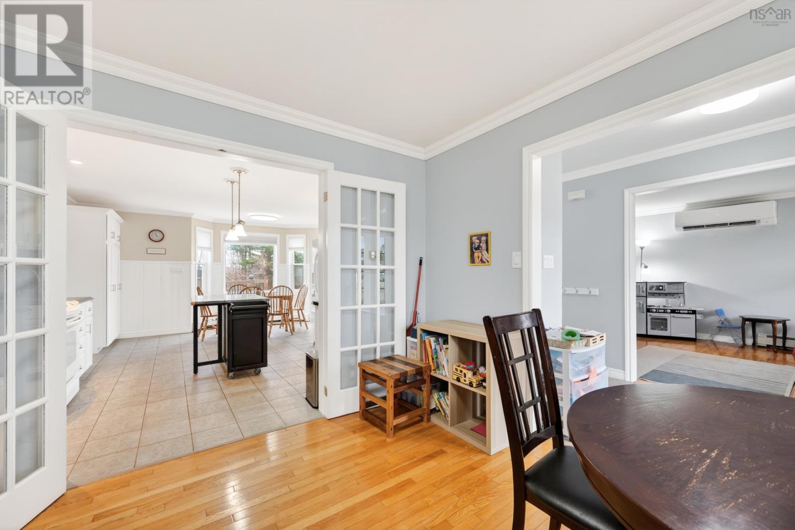 Property 18 of 49 of 10 Amberwood Crescent Crescent