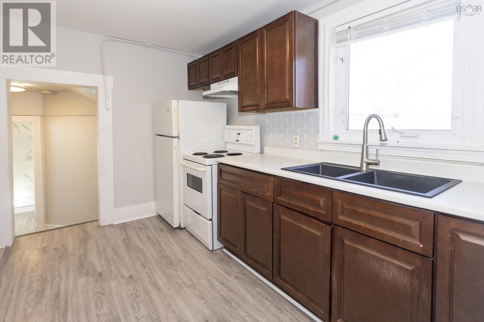 Property 23 of 35 of 14 Prince Arthur Street