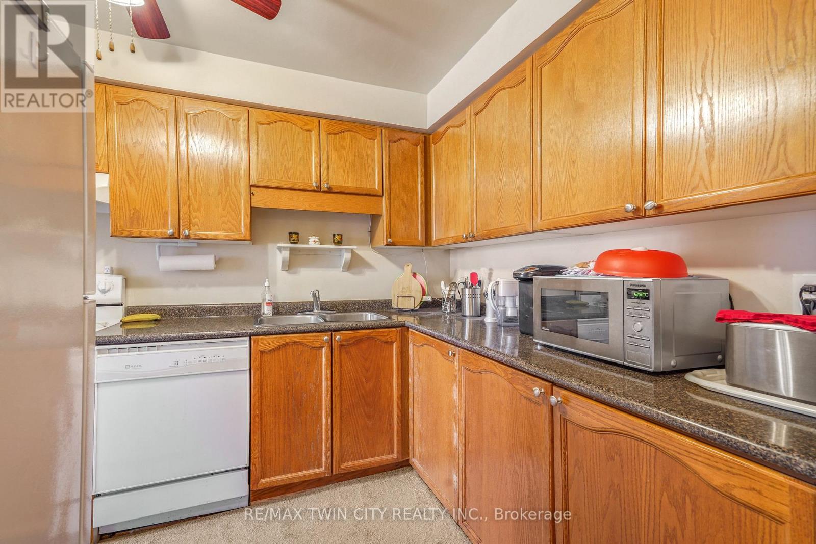 #207 9 BONHEUR COURT - 10