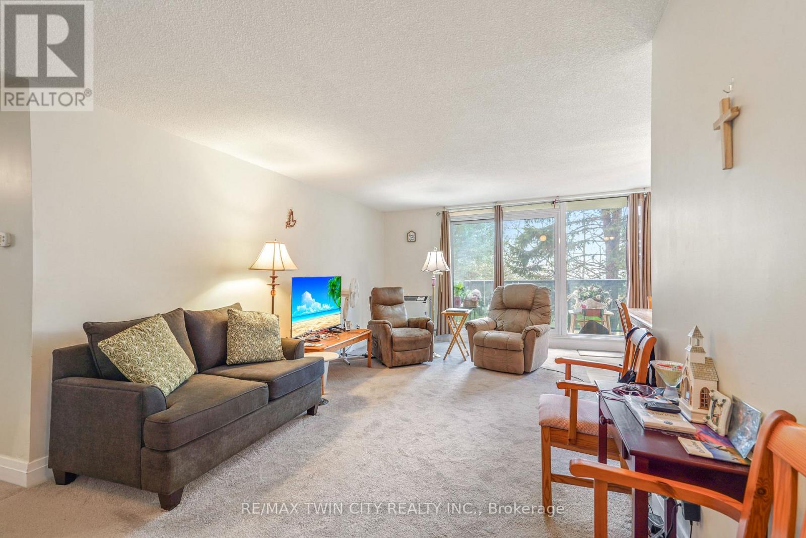 #207 9 BONHEUR COURT - 17